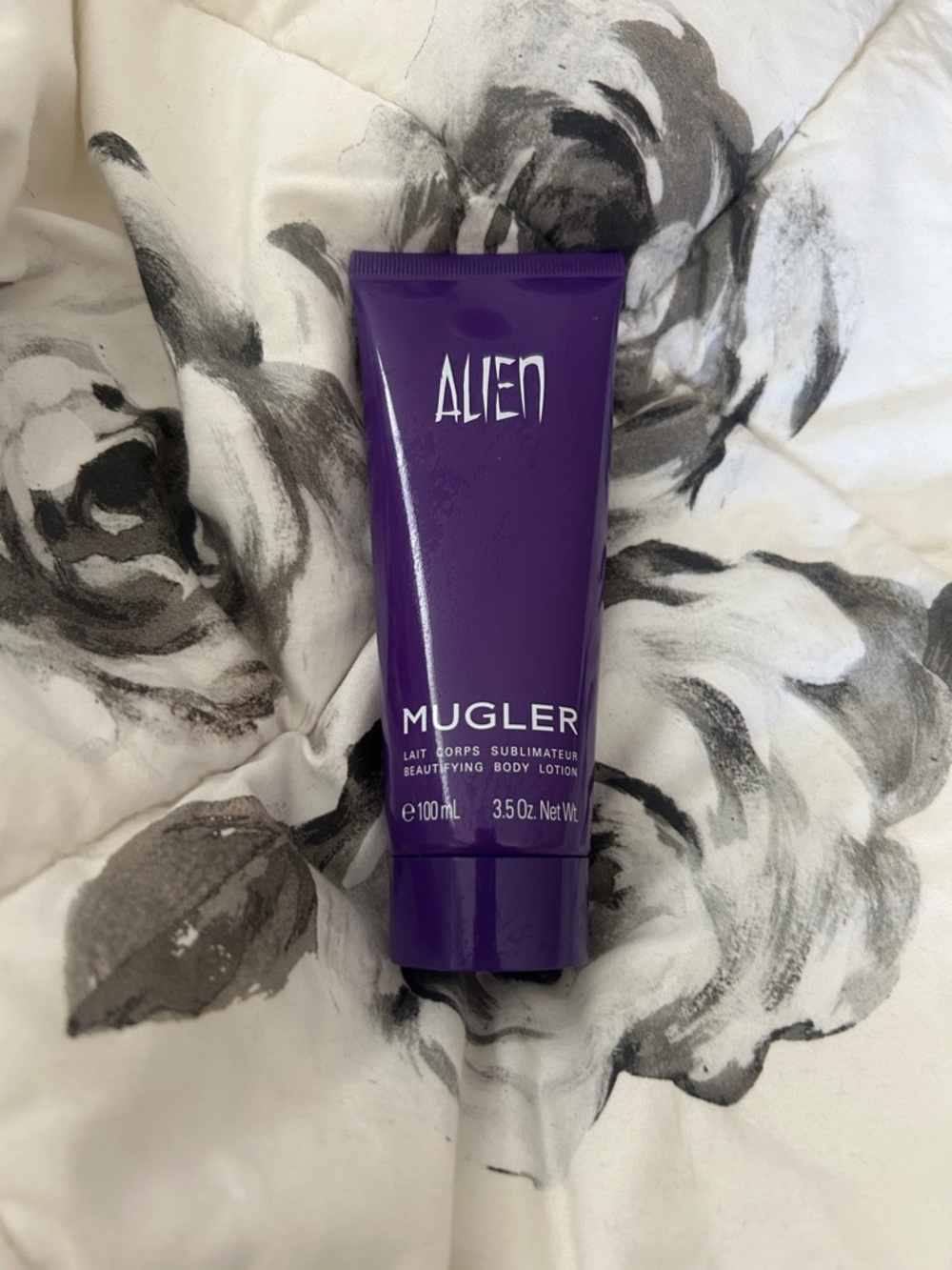 New SEALED ALIEN MUGLER Beautifying Body Lotion 3.5 oz